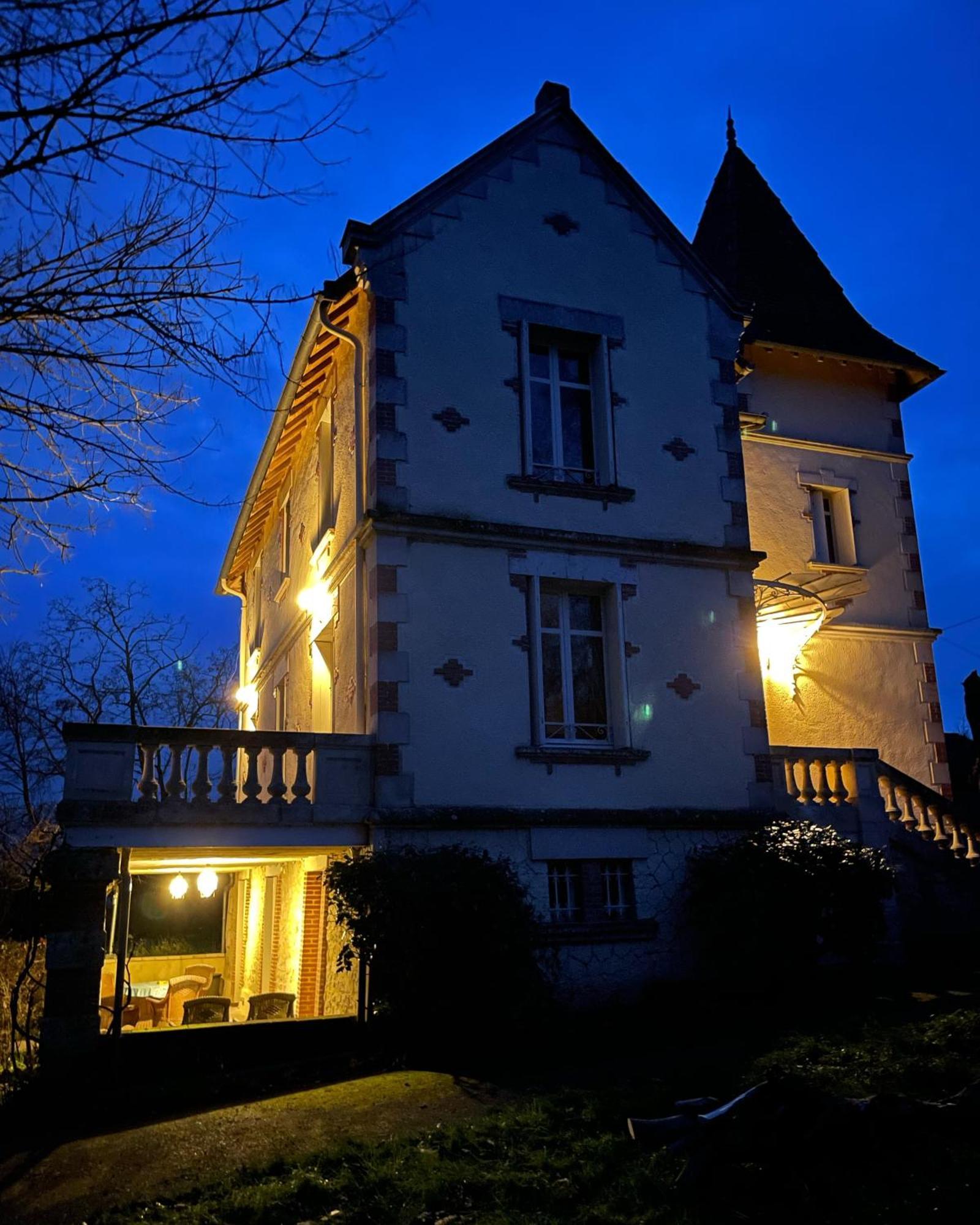 Petit Chateau Le Piot Bed and Breakfast Fleurance Exterior foto