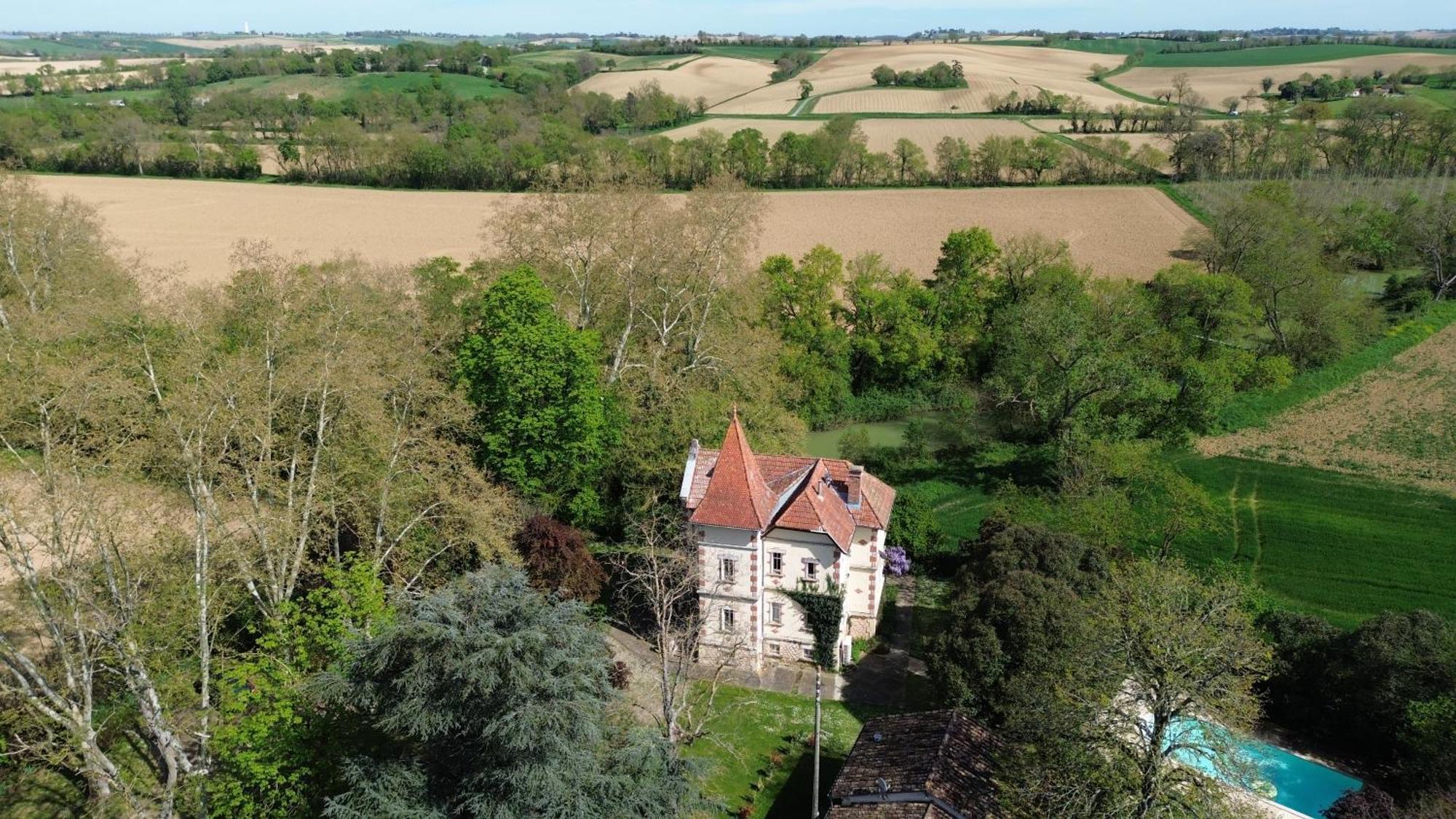 Petit Chateau Le Piot Bed and Breakfast Fleurance Exterior foto