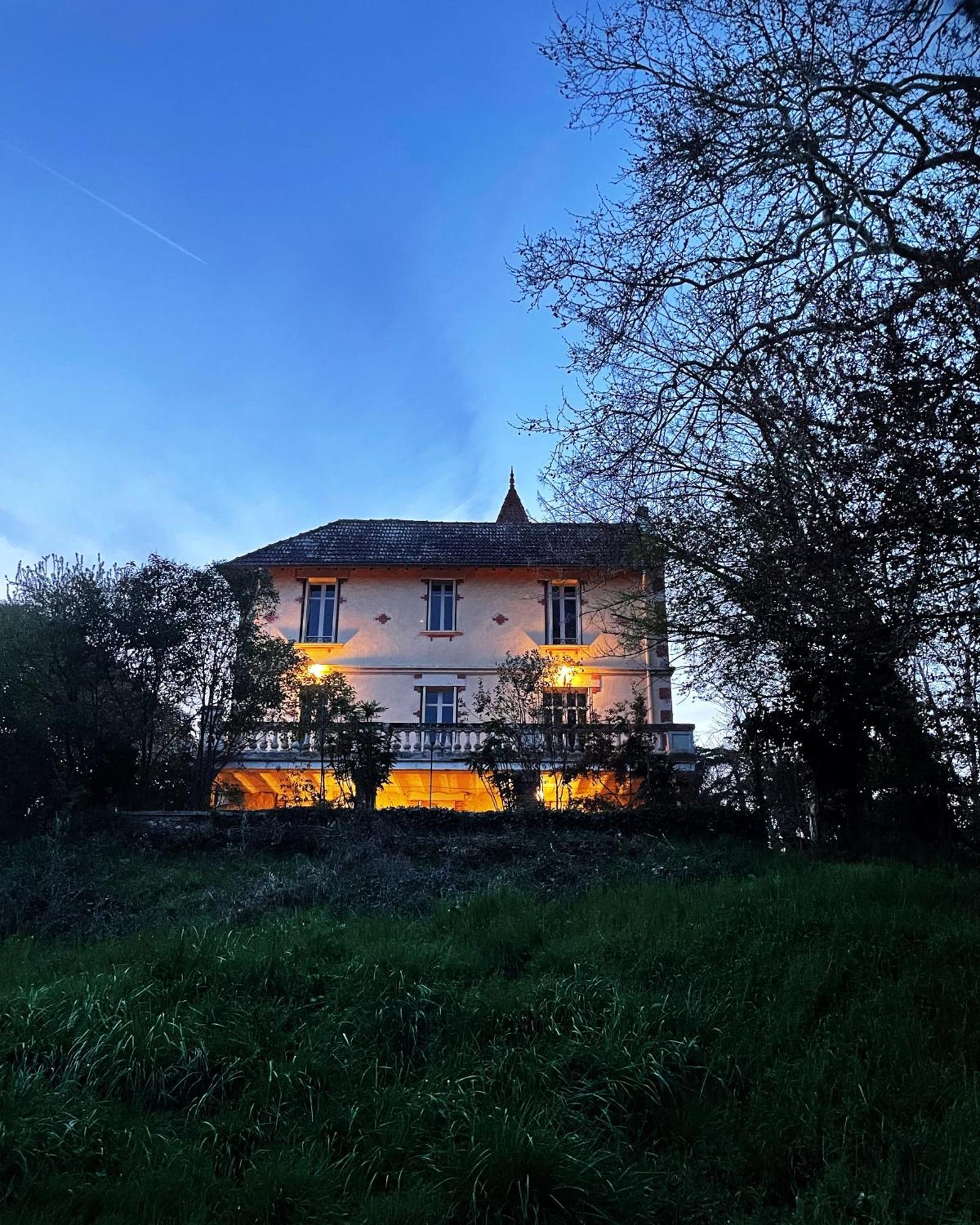 Petit Chateau Le Piot Bed and Breakfast Fleurance Exterior foto
