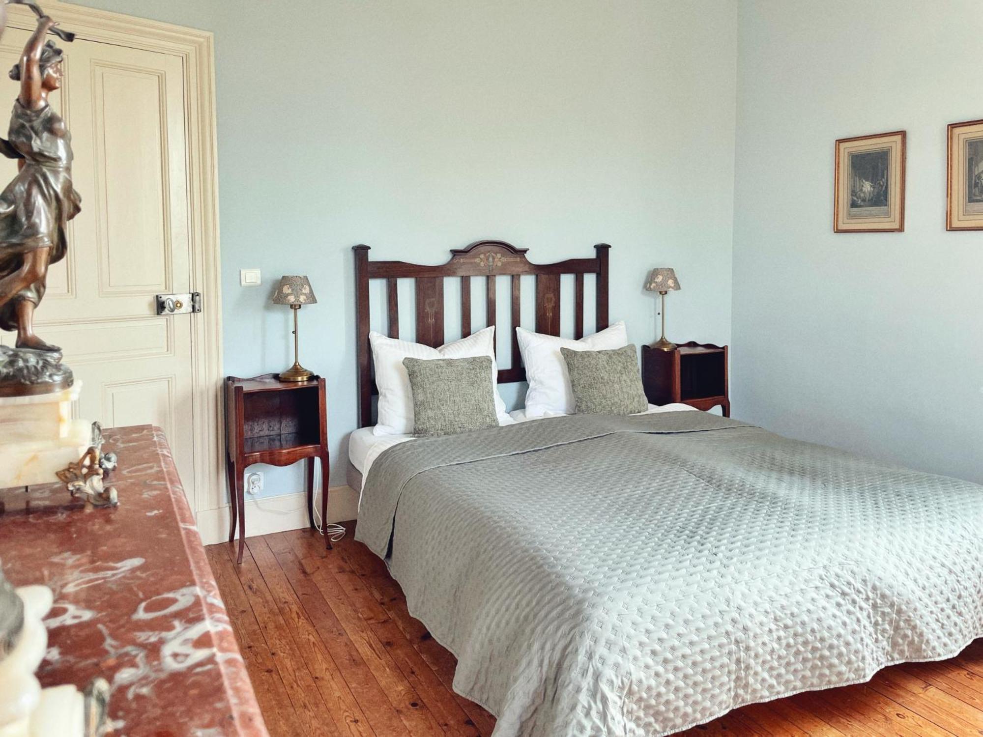 Petit Chateau Le Piot Bed and Breakfast Fleurance Exterior foto